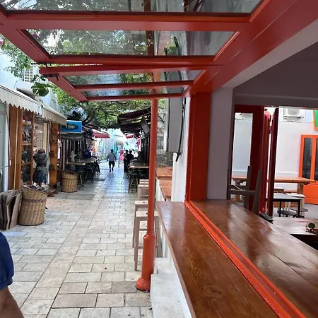 The Cranberries Hostal *