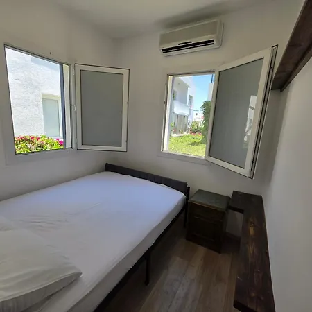 The Cranberries Hostal *