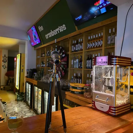 The Cranberries Hostal