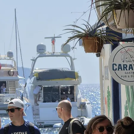 The Cranberries Hostal *