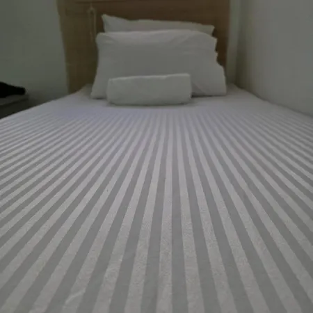 The Cranberries 旅馆