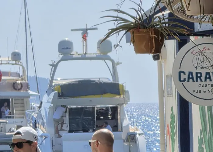 The Cranberries ホステル *